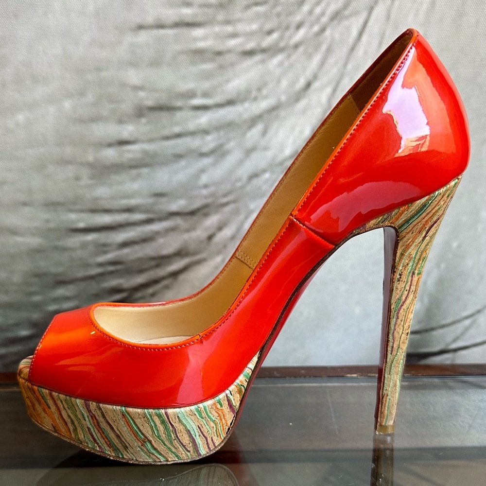 🌺CHRISTIAN LOUBOUTIN 👠 Banane 140 Patent Cork Trinidad Pumps size 35.5 - Picture 4 of 17